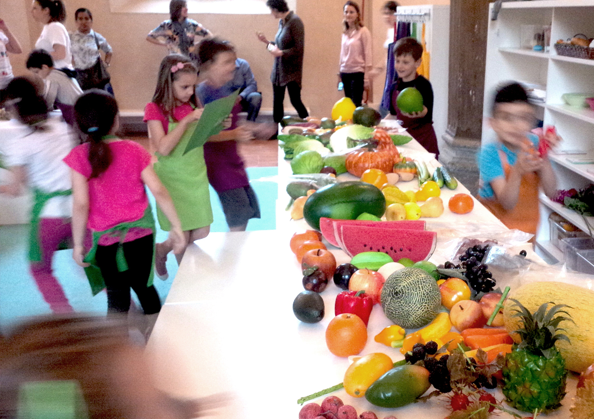 Materiali per bambini creati per un laboratorio MUBA sui coloranti alimentari nell’ambito EXPO2015, Milano